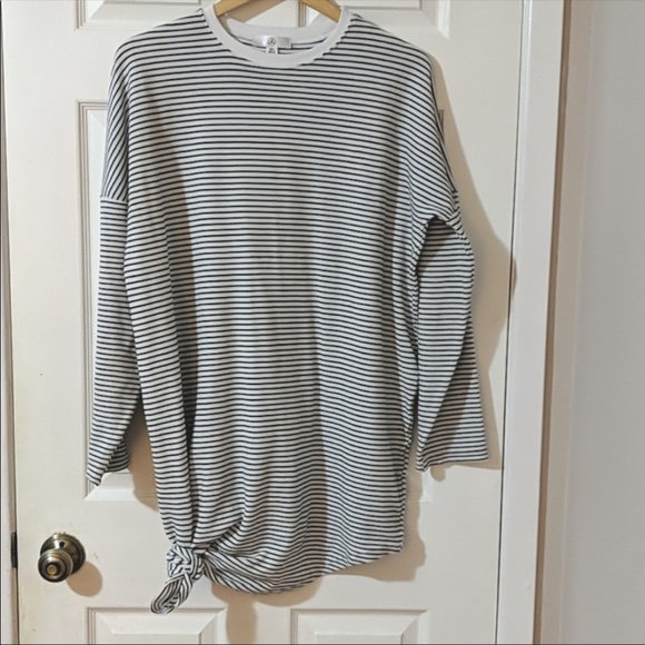 MISGUIDED Oversized Striped Shirt Dress - Picture 2 of 5